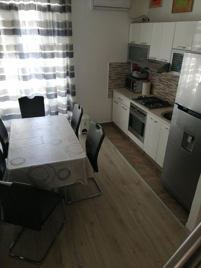 Centar Njivice Apartamento Exterior foto