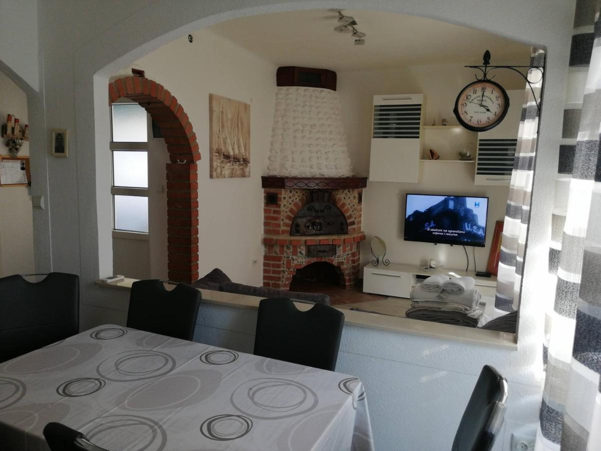 Centar Njivice Apartamento Exterior foto
