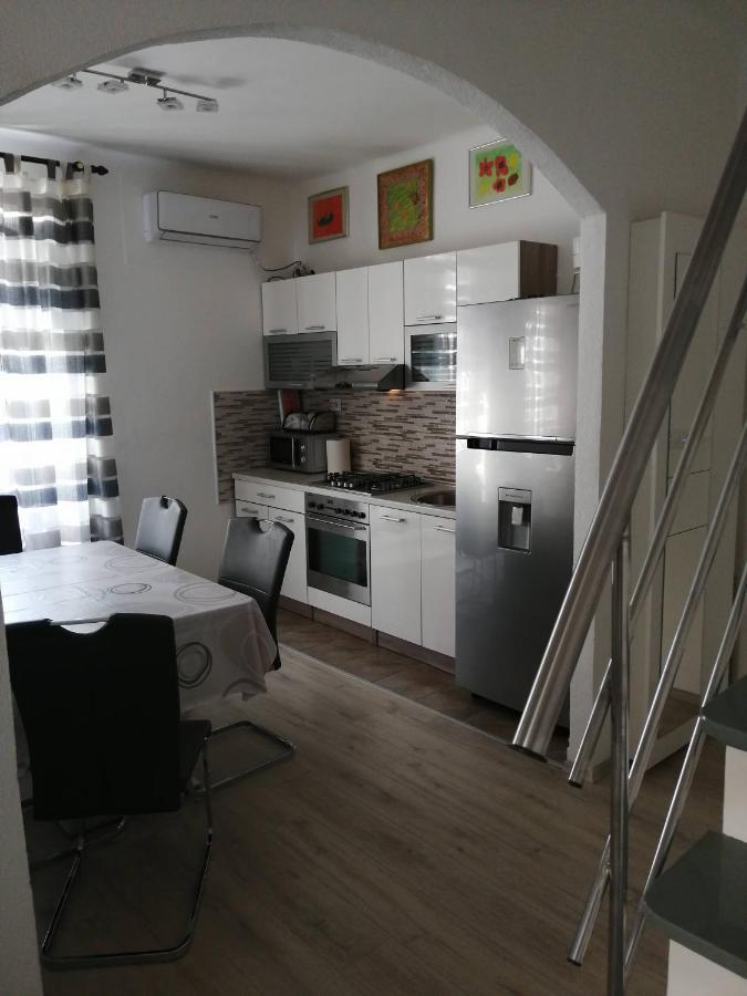 Centar Njivice Apartamento Exterior foto